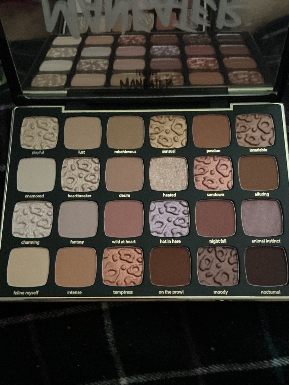 Tarte Maneater Eyeshadow Palette - Neutral, Pink, Plum & Gold Shades - Picture 3 of 9